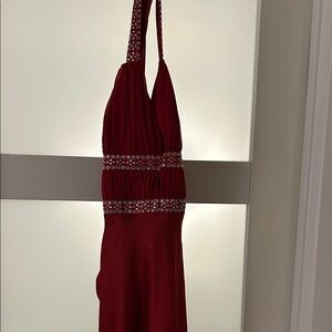 Elegant Red Backless Evening Dress with Embellished Waist